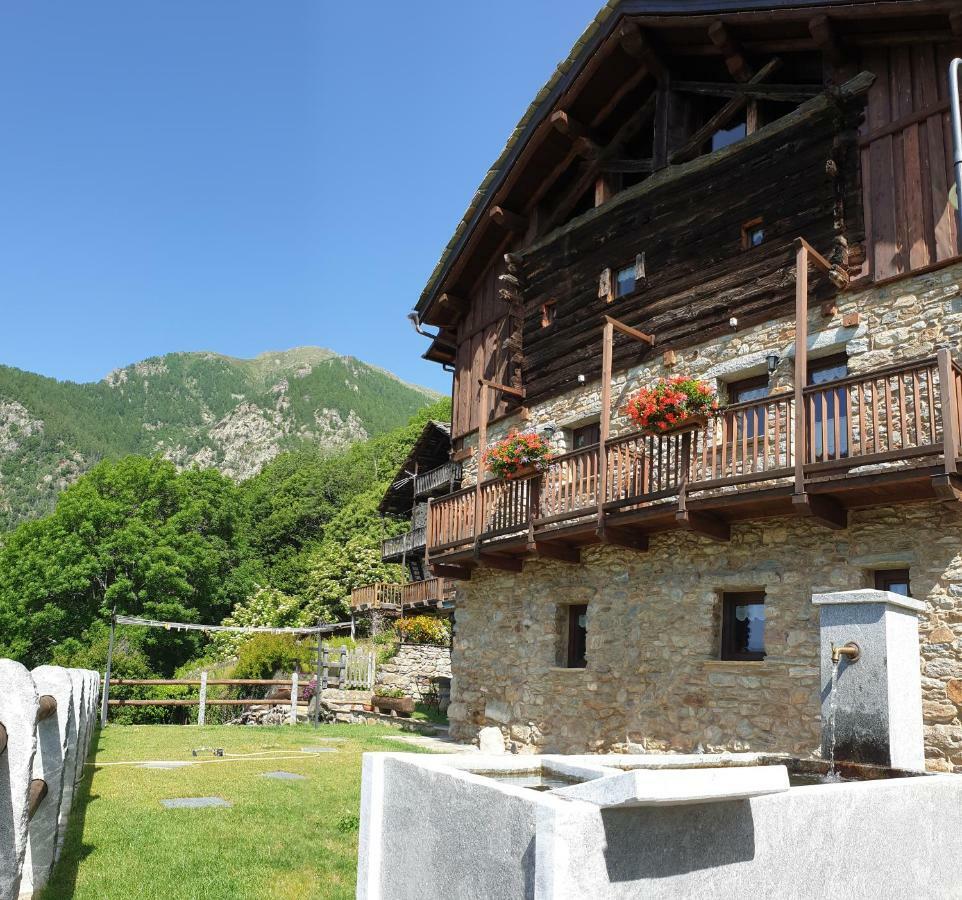 Le Petit Coeur Hotel Fontainemore Exterior photo